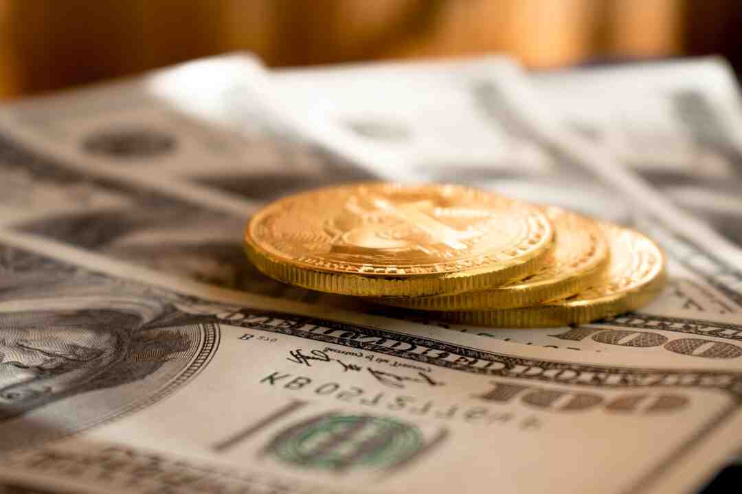 Qui est derrière la Banque Postale ?